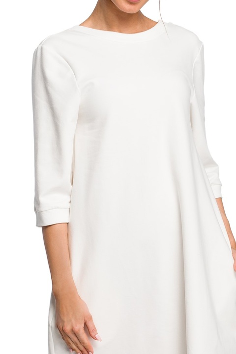 Luźna sukienka oversize midi z dekoltem V z tyłu ecru me417 Luźna sukienka oversize midi z dekoltem V z tyłu ecru me417