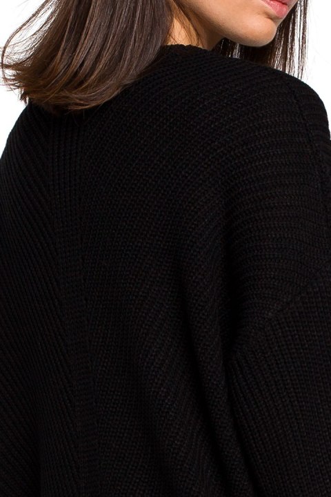 Sweter damski asymetryczny z dekoltem w serek czarny BK026 Sweter damski asymetryczny z dekoltem w serek czarny BK026
