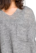 Luźny sweter damski oversize z kieszenią i dekoltem V szary BK018