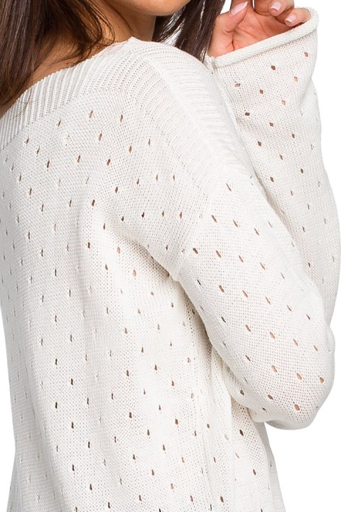 Luźny sweter damski z oczkami przewiewny ecru BK019 Luźny sweter damski z oczkami przewiewny ecru BK019