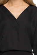 Zwiewna bluzka damska z dekoltem w serek czarna S035
