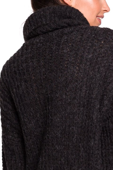 Długi sweter damski gruby oversize z golfem antracytowy BK030 Długi sweter damski gruby oversize z golfem antracytowy BK030