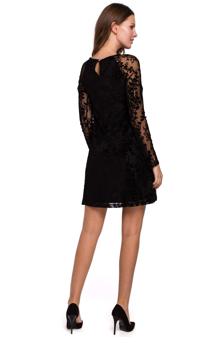 Elegancka sukienka koronkowa mini rozkloszowana fason A czarna K023