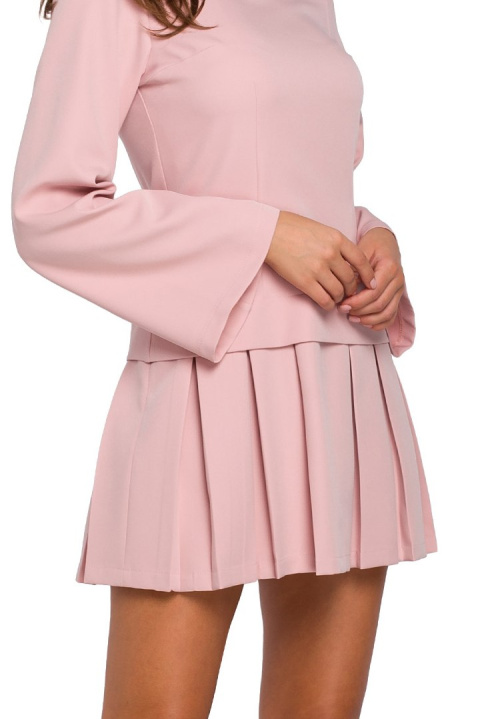 Sukienka mini z kontrafałdami stójka rozkloszowany rękaw różowa K021 Sukienka mini z kontrafałdami stójka rozkloszowany rękaw różowa K021