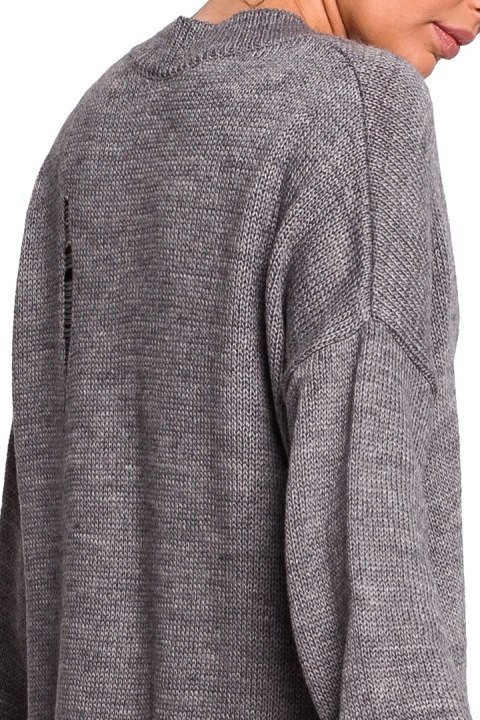 Sweter damski luźny oversize z dziurami i dekoltem V szary BK028 Sweter damski luźny oversize z dziurami i dekoltem V szary BK028