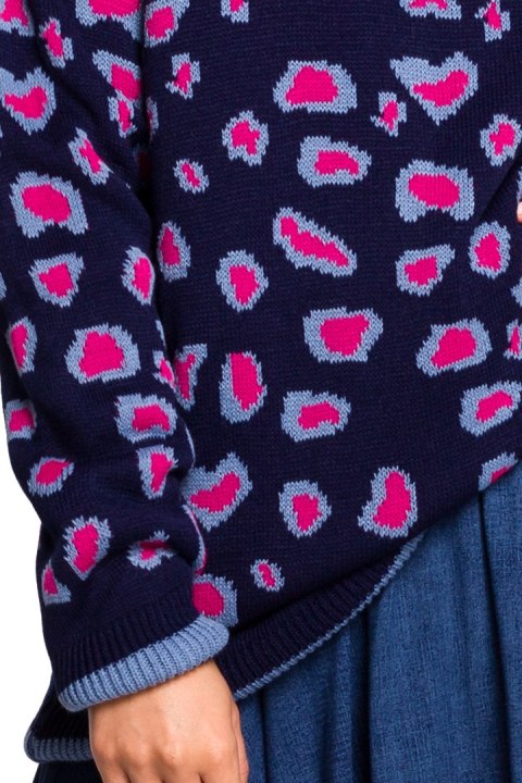 Sweter damski w lamparcie cętki ze ściągaczem granatowy m1 BK029 Sweter damski w lamparcie cętki ze ściągaczem granatowy m1 BK029