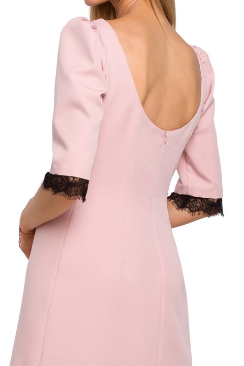 Elegancka sukienka midi z koronką i dekoltem na plecach pudrowa me489 Elegancka sukienka midi z koronką i dekoltem na plecach pudrowa me489