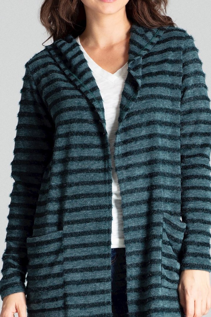 Sweter damski z kapturem z dzianiny w ozdobne paski zielony L070 Sweter damski z kapturem z dzianiny w ozdobne paski zielony L070