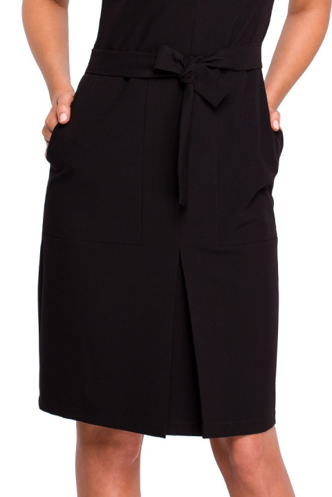 Elegancka sukienka dopasowana midi bez rękawów wiązana czarna S158 Elegancka sukienka dopasowana midi bez rękawów wiązana czarna S158