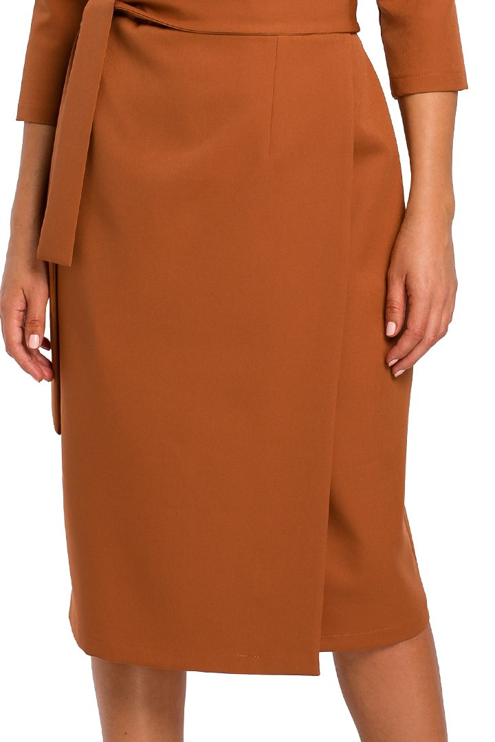 Elegancka sukienka kopertowa dopasowana midi z paskiem ruda S175 Elegancka sukienka kopertowa dopasowana midi z paskiem ruda S175