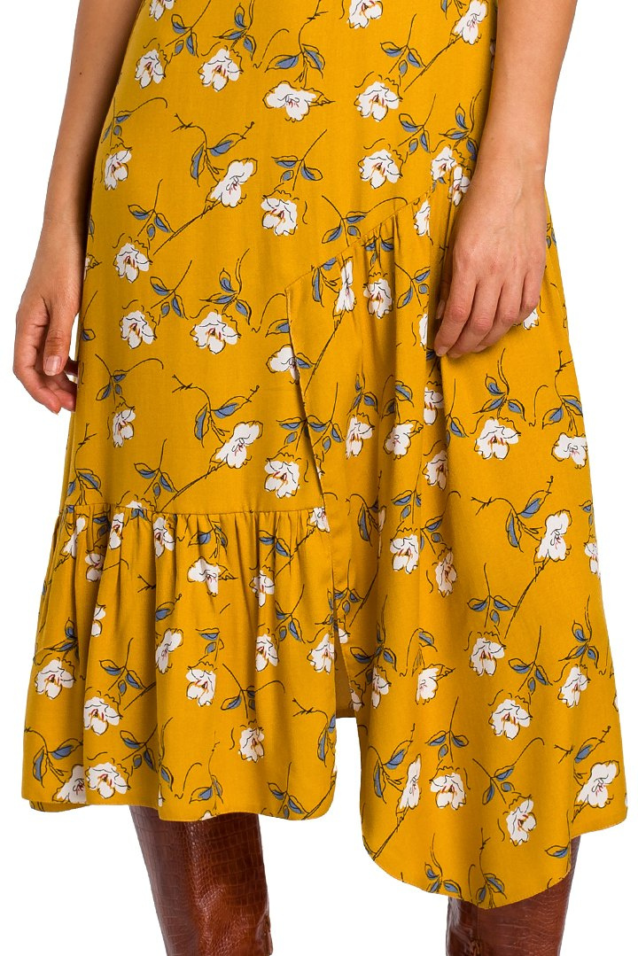 Lekka sukienka midi z wiskozy w kwiaty krótki rękaw miodowa S177 Lekka sukienka midi z wiskozy w kwiaty krótki rękaw miodowa S177