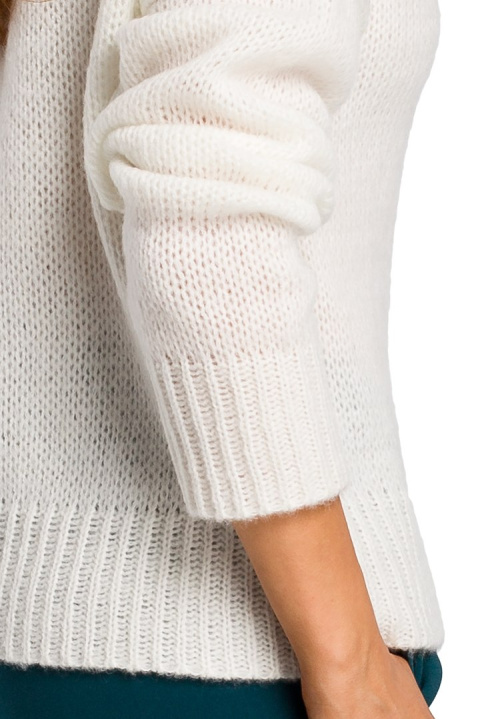 Sweter damski krótki ze ściągaczem luźny splot ecru S185 Sweter damski krótki ze ściągaczem luźny splot ecru S185