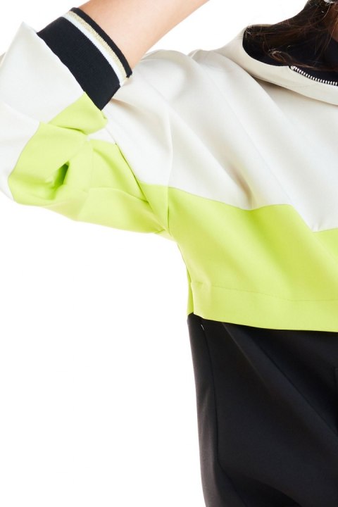 Bluza damska z kapturem i ozdobnymi ściągaczami w paski limonkowa A265 Bluza damska z kapturem i ozdobnymi ściągaczami w paski limonkowa A265