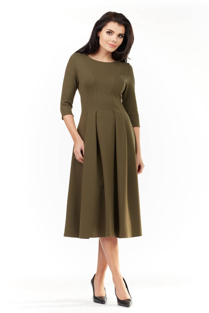 Sukienka midi o rozkloszowanym fasonie khaki M155 Sukienka midi o rozkloszowanym fasonie khaki M155
