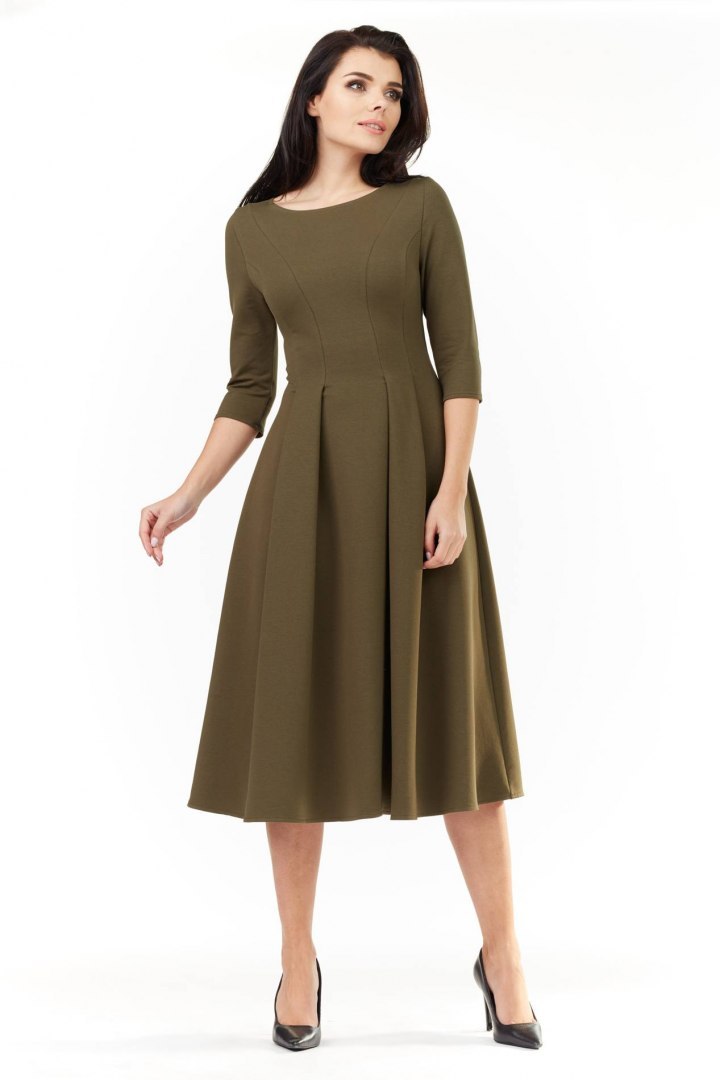 Sukienka midi o rozkloszowanym fasonie khaki M155 Sukienka midi o rozkloszowanym fasonie khaki M155