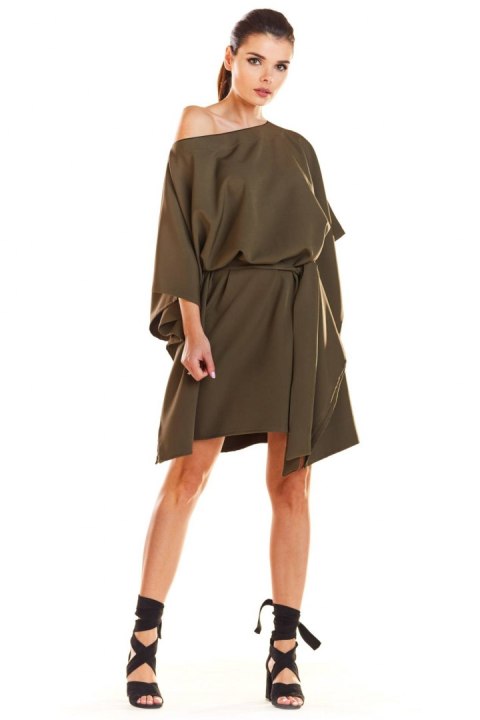 Sukienka mini oversize z krótkim rękawem wiązana w pasie khaki M196 Sukienka mini oversize z krótkim rękawem wiązana w pasie khaki M196