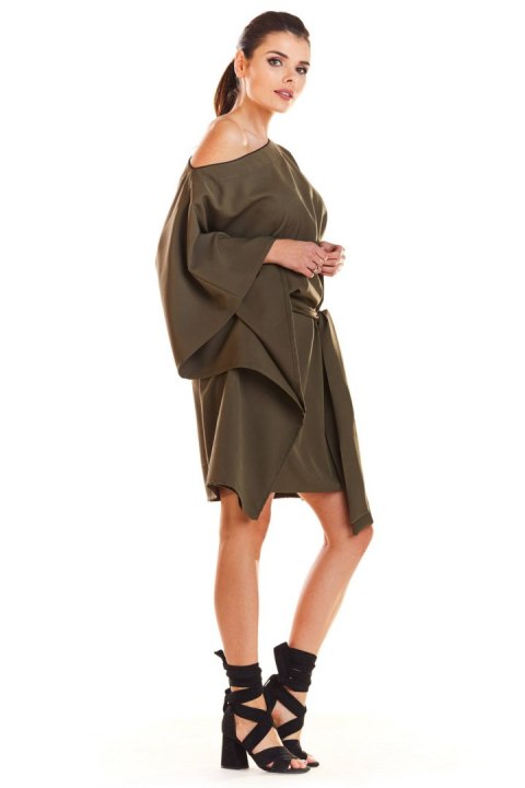 Sukienka mini oversize z krótkim rękawem wiązana w pasie khaki M196 Sukienka mini oversize z krótkim rękawem wiązana w pasie khaki M196