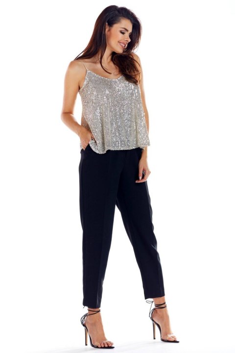 Elegancki top damski z cekinami na ramiączkach luźny beżowy A353 Elegancki top damski z cekinami na ramiączkach luźny beżowy A353