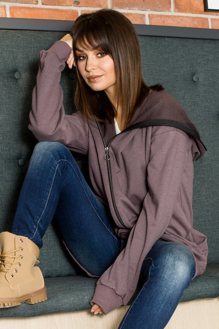 Długa bluza damska oversize rozpinana z kapturem brązowa B054 Długa bluza damska oversize rozpinana z kapturem brązowa B054