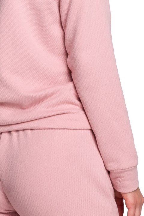 Bluza damska dresowa z wiązaniem i szerokim dekoltem pudrowa B108 Bluza damska dresowa z wiązaniem i szerokim dekoltem pudrowa B108