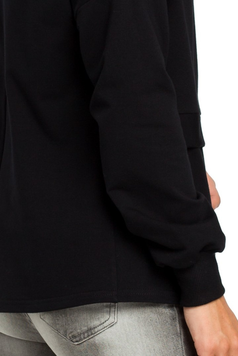 Bluza damska dresowa z wysokim kołnierzem we wzór czarna B084 Bluza damska dresowa z wysokim kołnierzem we wzór czarna B084
