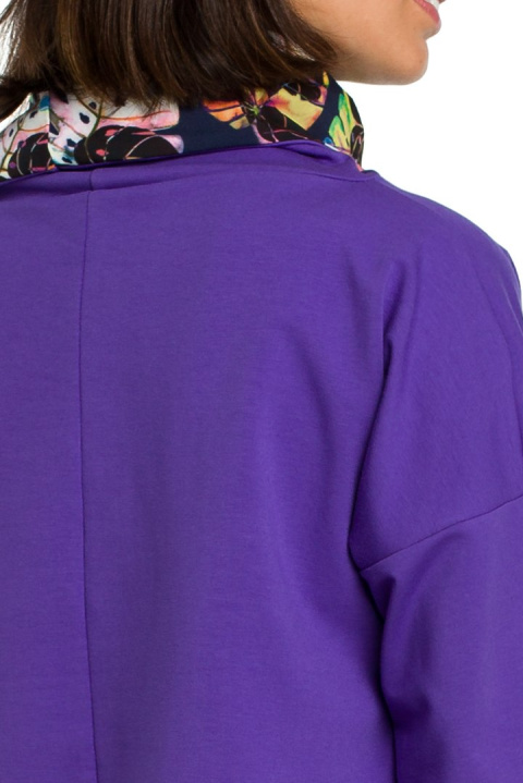 Bluza damska dresowa z wysokim kołnierzem we wzór fioletowa B084 Bluza damska dresowa z wysokim kołnierzem we wzór fioletowa B084