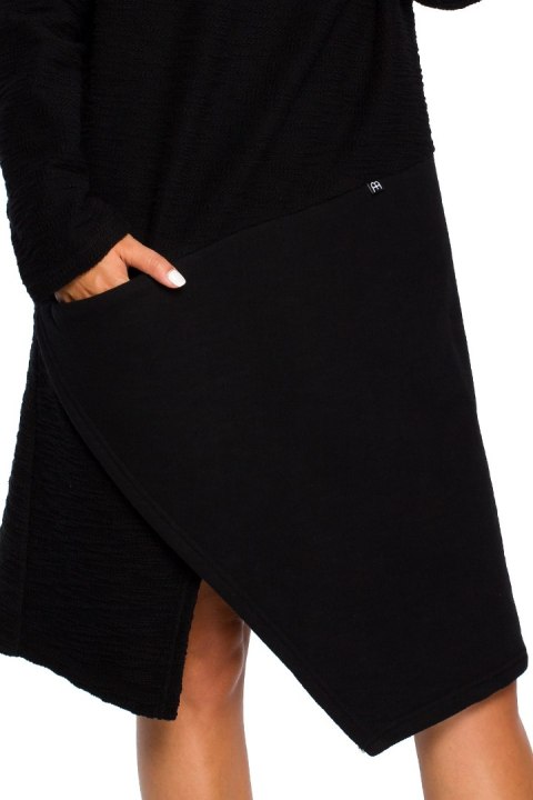 Sukienka midi oversize z wysokim dekoltem długi rękaw czarna B098 Sukienka midi oversize z wysokim dekoltem długi rękaw czarna B098