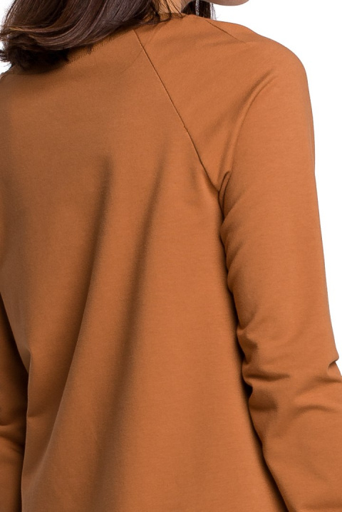 Długa bluza damska oversize z rozcięciami po bokach karmelowa B101 Długa bluza damska oversize z rozcięciami po bokach karmelowa B101