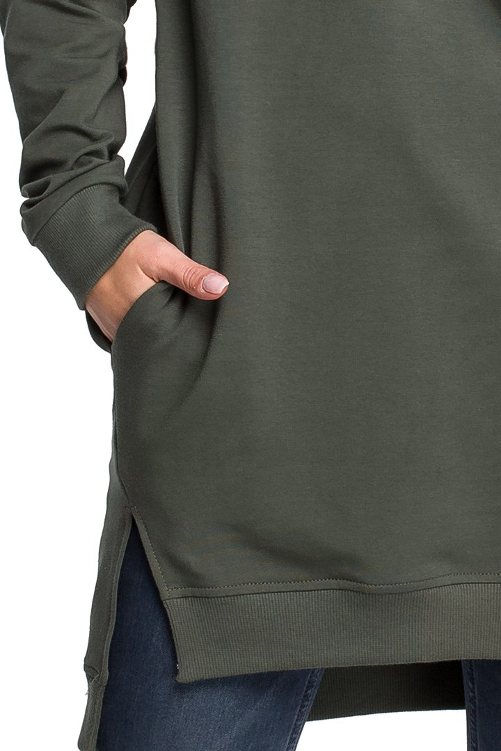 Długa bluza damska oversize z rozcięciami po bokach zielona B101 Długa bluza damska oversize z rozcięciami po bokach zielona B101