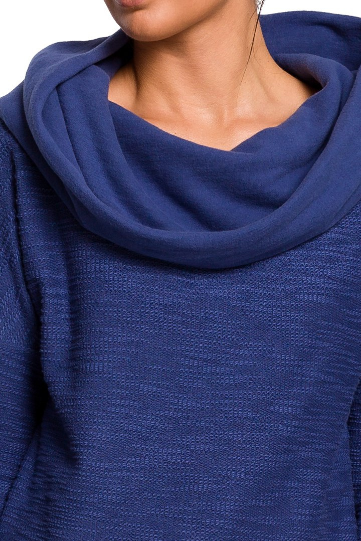 Bluza damska trapezowa z kapturem i kołnierzem dzianina indygo B131 Bluza damska trapezowa z kapturem i kołnierzem dzianina indygo B131