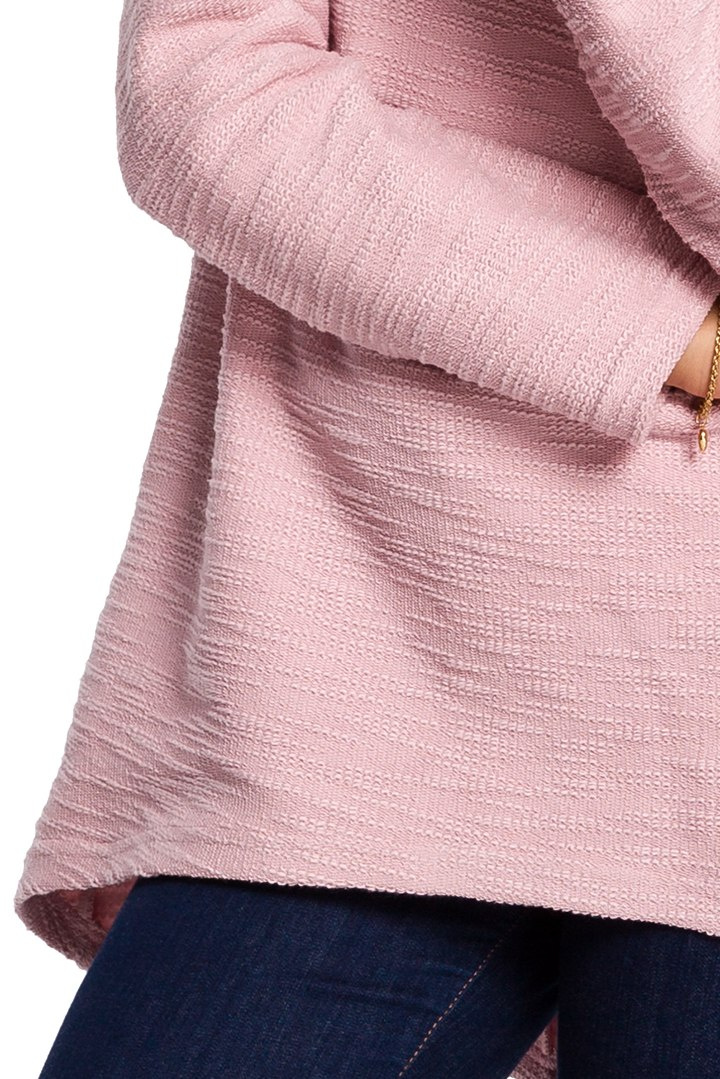 Bluza damska trapezowa z kapturem i kołnierzem dzianina pudrowa B131 Bluza damska trapezowa z kapturem i kołnierzem dzianina pudrowa B131