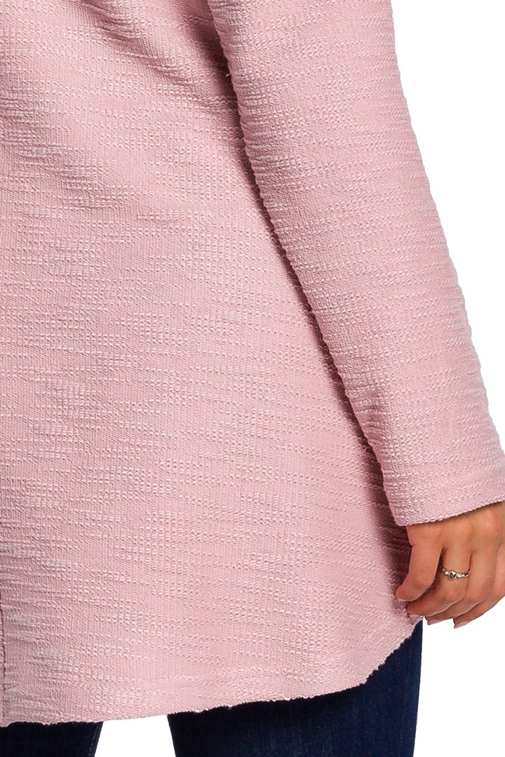 Bluza damska trapezowa z kapturem i kołnierzem dzianina pudrowa B131 Bluza damska trapezowa z kapturem i kołnierzem dzianina pudrowa B131