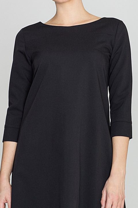 Elegancka sukienka asymetryczna z plisą i rękawem 3/4 czarna K141 Elegancka sukienka asymetryczna z plisą i rękawem 3/4 czarna K141