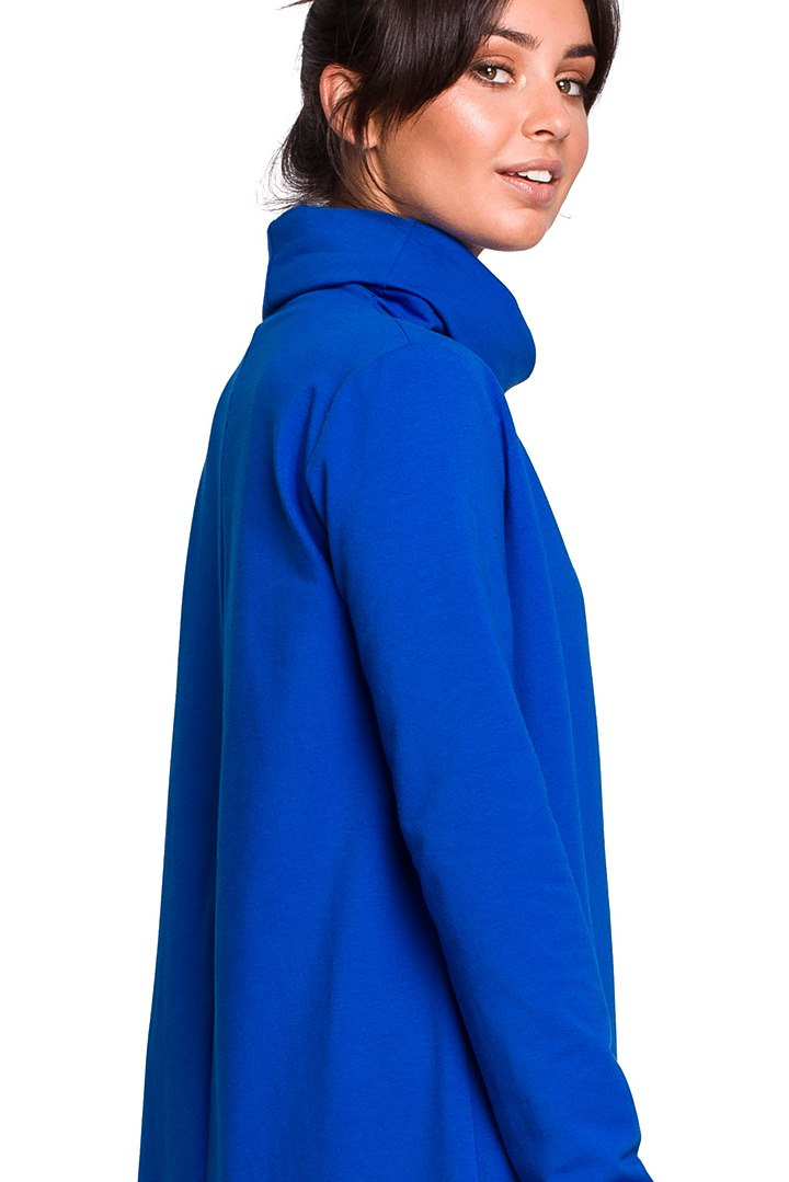 Luźna sukienka midi oversize z kołnierzem długi rękaw chabrowa B132 Luźna sukienka midi oversize z kołnierzem długi rękaw chabrowa B132