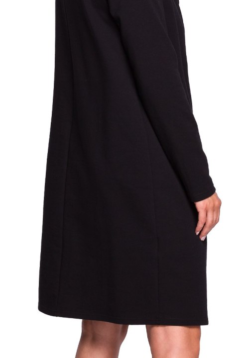 Luźna sukienka midi oversize z kołnierzem długi rękaw czarna B132 Luźna sukienka midi oversize z kołnierzem długi rękaw czarna B132