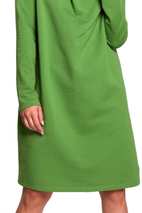 Luźna sukienka midi oversize z kołnierzem długi rękaw limonkowa B132 Luźna sukienka midi oversize z kołnierzem długi rękaw limonkowa B132