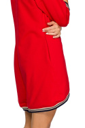 Sukienka dresowa mini z kapturem i ściągaczem rękaw 3/4 czerwona me401