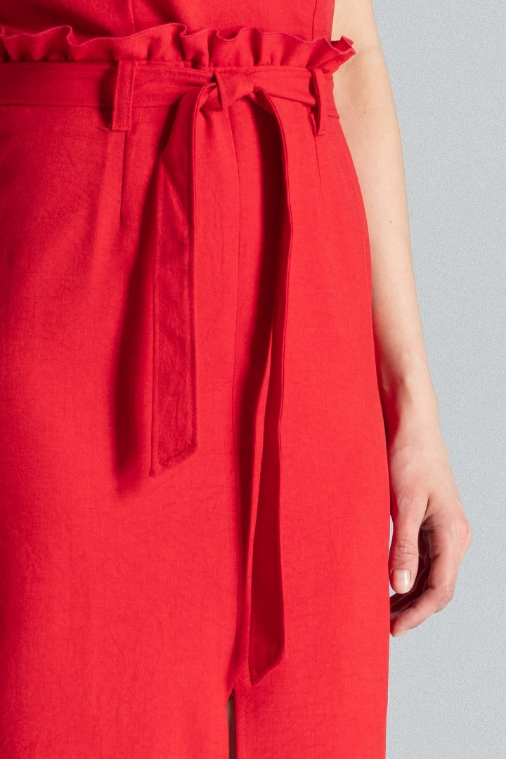 Sukienka midi dopasowana bez rękawów z dekoltem V czerwona M633