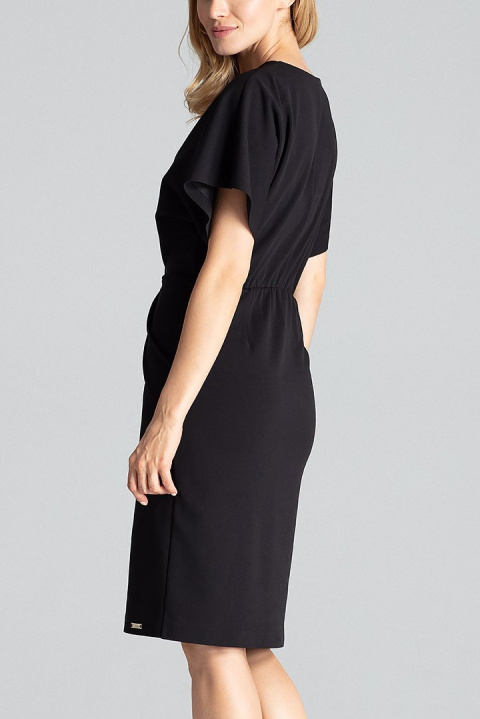 Elegancka sukienka midi z gumką w pasie i krótkim rękawem czarna M687 Elegancka sukienka midi z gumką w pasie i krótkim rękawem czarna M687