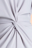 Elegancka sukienka midi z gumką w pasie i krótkim rękawem szara M687