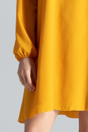 Sukienka trapezowa z długim rękawem i dekoltem w serek żółta M566
