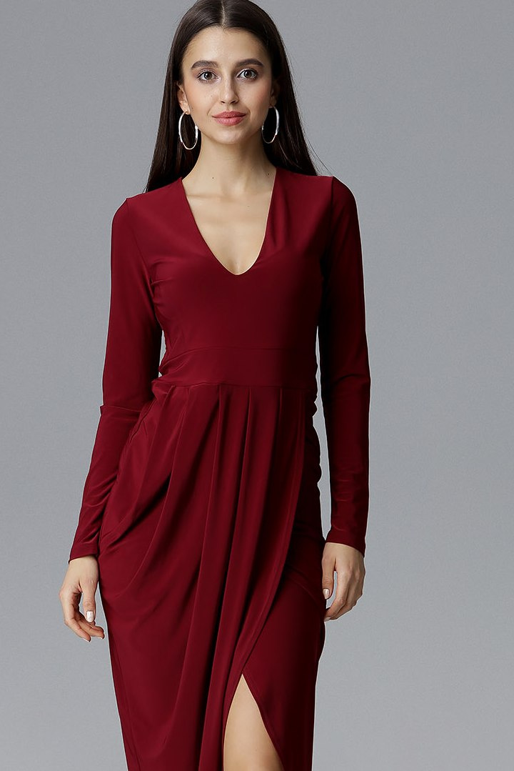 Elegancka sukienka maxi z długim rękawem i dekoltem V bordowa M636 Elegancka sukienka maxi z długim rękawem i dekoltem V bordowa M636