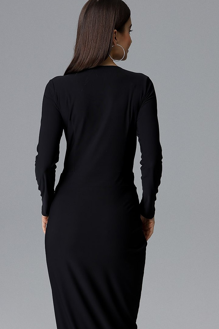 Elegancka sukienka maxi z długim rękawem i dekoltem V czarna M636 Elegancka sukienka maxi z długim rękawem i dekoltem V czarna M636