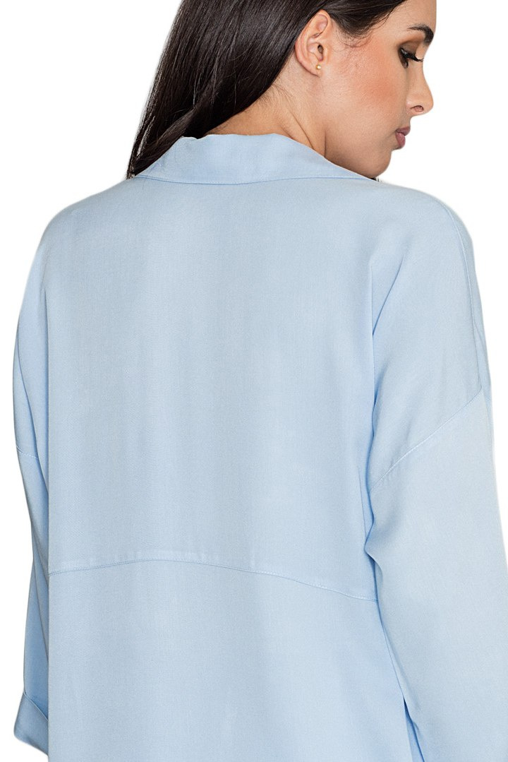 Luźna koszula damska oversize z wiskozy z rękawem 3/4 błękitna M583 Luźna koszula damska oversize z wiskozy z rękawem 3/4 błękitna M583