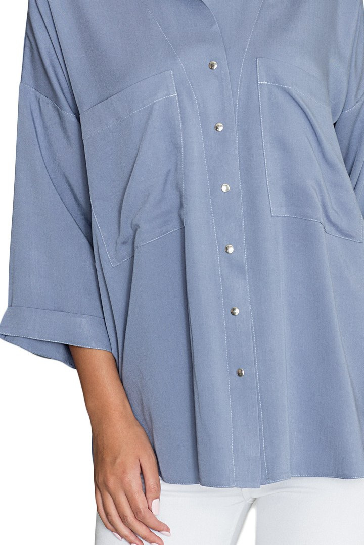 Luźna koszula damska oversize z wiskozy z rękawem 3/4 niebieska M583 Luźna koszula damska oversize z wiskozy z rękawem 3/4 niebieska M583