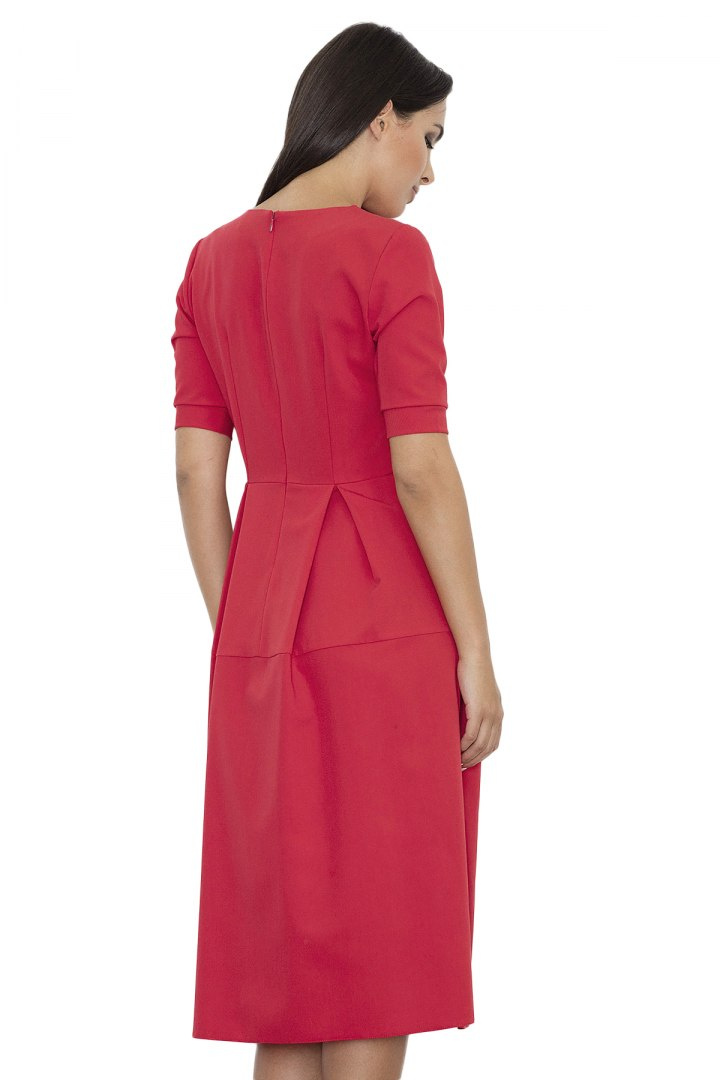 Sukienka midi rozkloszowana z wiskozą i kontrafałdami czerwona M553