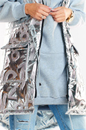Pikowana kamizelka damska z kapturem i kieszeniami srebrna A332