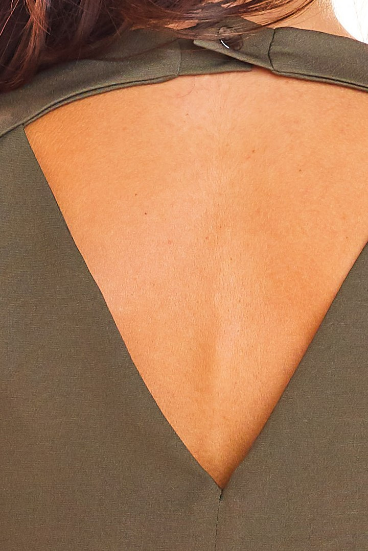 Elegancki kombinezon z krótkimi spodenkami i rękawem 3/4 khaki A286 Elegancki kombinezon z krótkimi spodenkami i rękawem 3/4 khaki A286