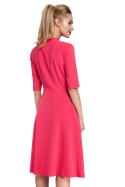 Sukienka rozkloszowana midi z wiązaniem przy szyi różowa me298