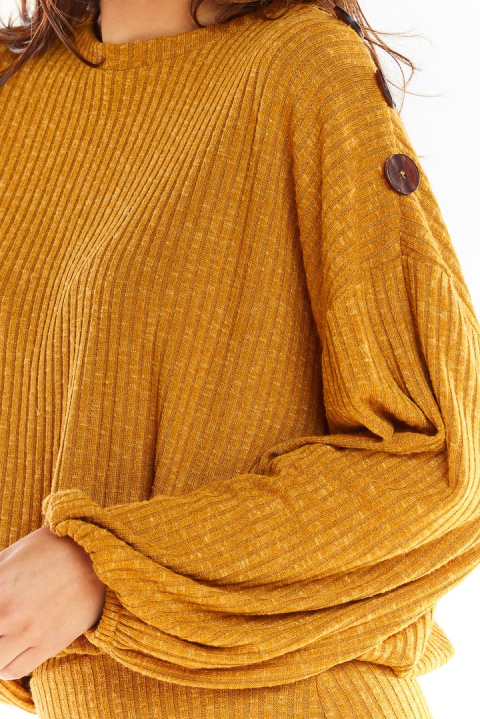 Sweter damski oversize z wiskozy z kimonowymi rękawami kamelowy A318 Sweter damski oversize z wiskozy z kimonowymi rękawami kamelowy A318